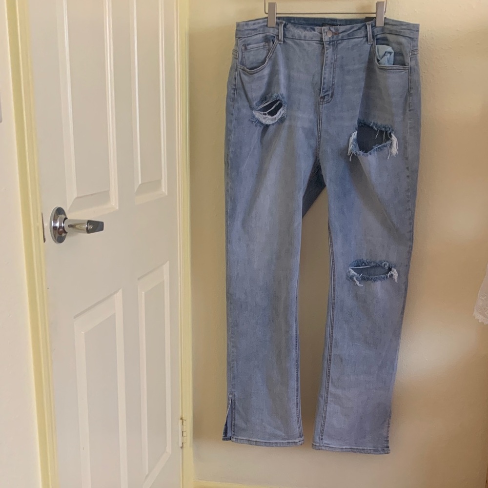 NWT Fashion Nova Light Blue Distressed Straight Leg Jeans